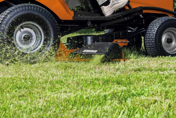 Tractor cortacésped Modelo RT 4097 de 12 HP - Stihl - STIHL